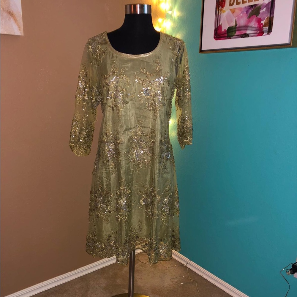 PAKISTANI DESIGNER 4 PC SUIT SIZE SMALL